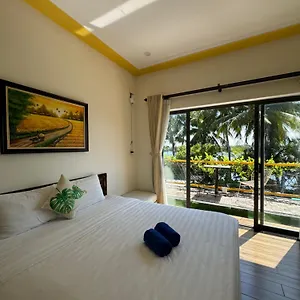 Coral Riverside & Hội An